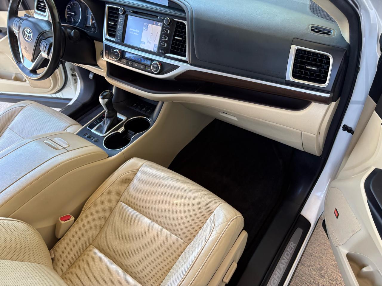 Toyota Highlander Limited V6 AWD (Natl) 2015