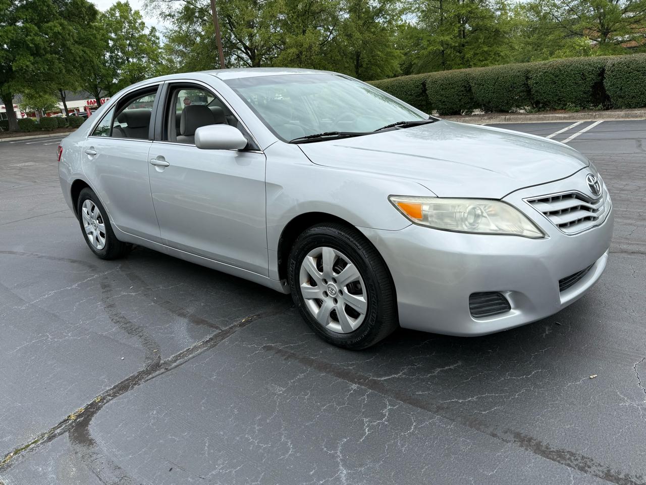 Toyota Camry 4dr Sdn I4 Man LE (Natl) 2011