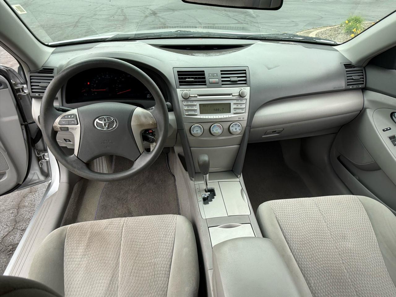 Toyota Camry 4dr Sdn I4 Man LE (Natl) 2011