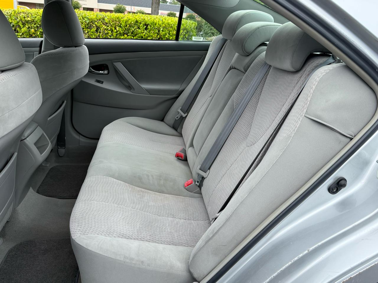 Toyota Camry 4dr Sdn I4 Man LE (Natl) 2011