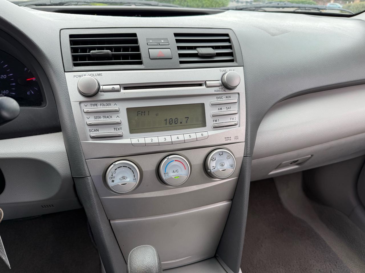 Toyota Camry 4dr Sdn I4 Man LE (Natl) 2011