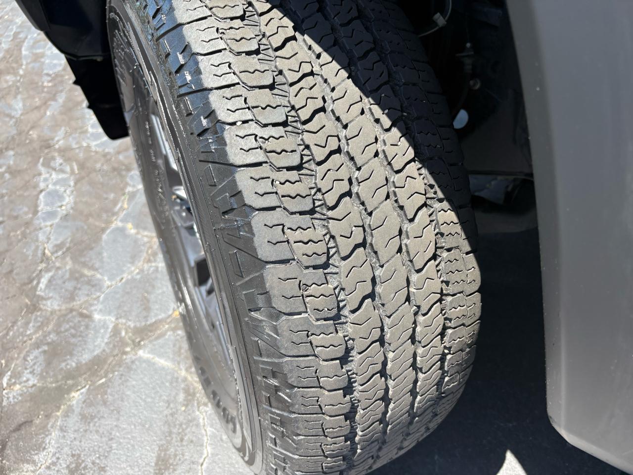 Toyota Tacoma 2WD SR5 Double Cab 5' Bed V6 AT (Natl) 2021