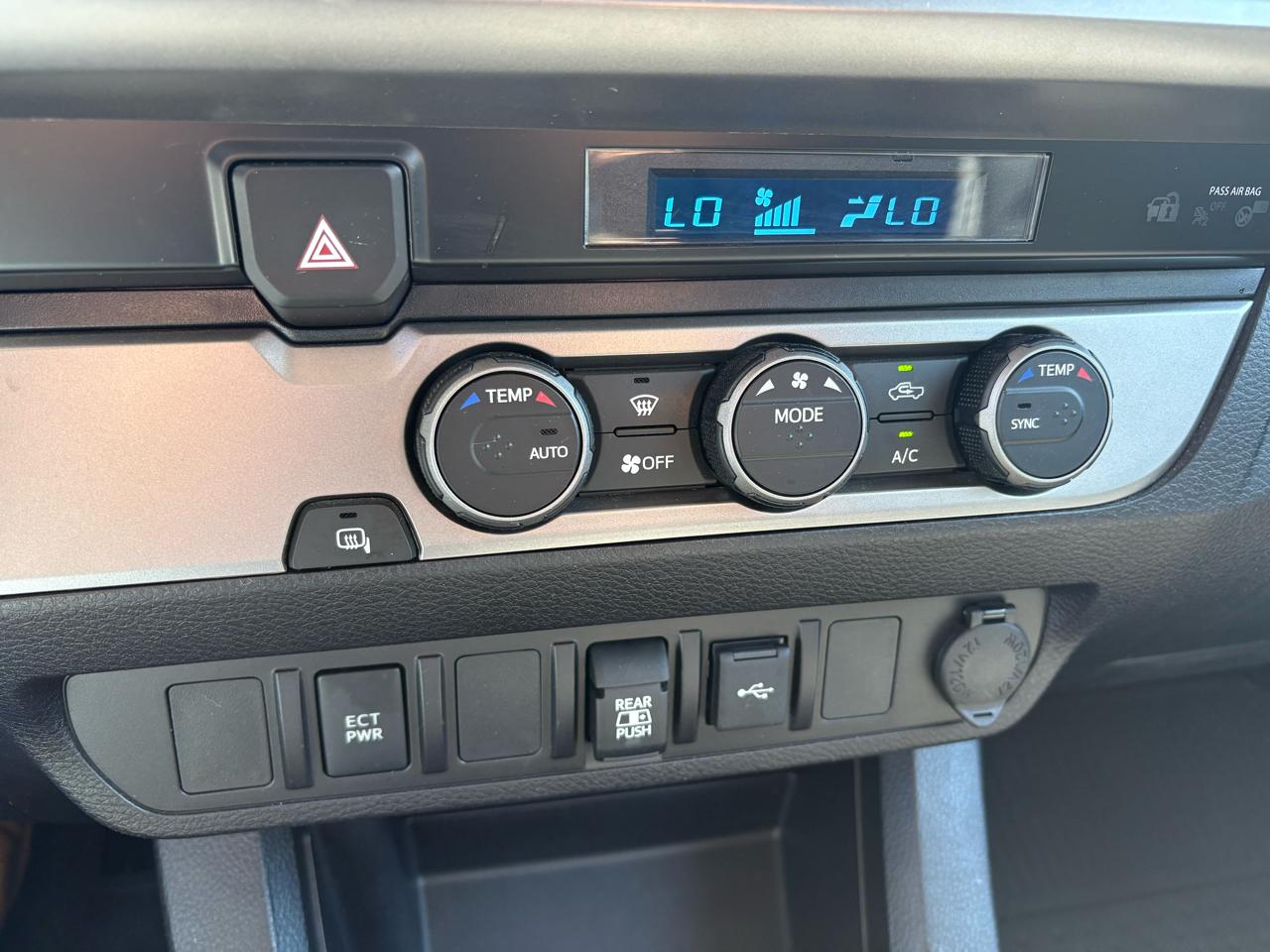Toyota Tacoma 2WD SR5 Double Cab 5' Bed V6 AT (Natl) 2021