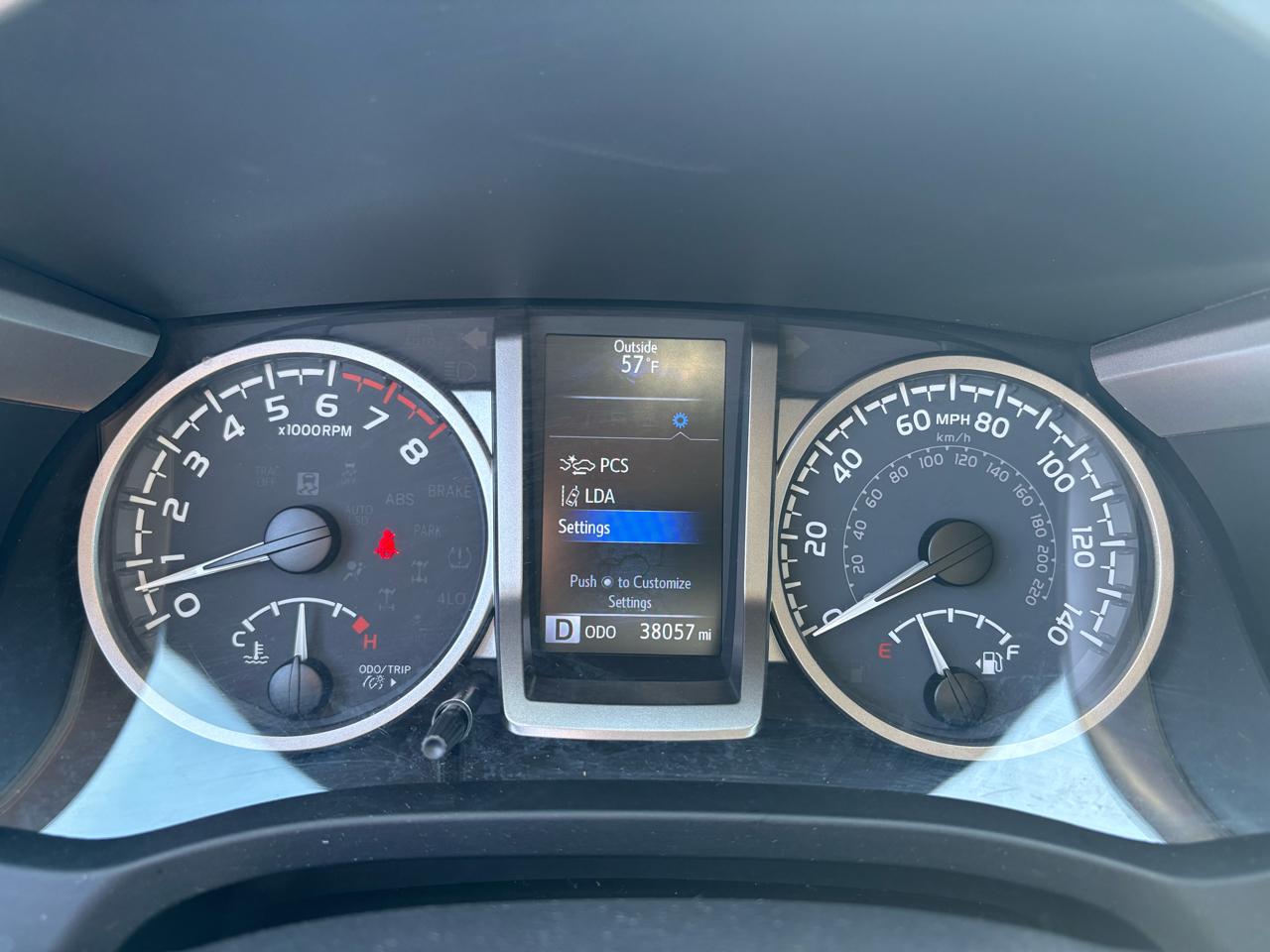 Toyota Tacoma 2WD SR5 Double Cab 5' Bed V6 AT (Natl) 2021