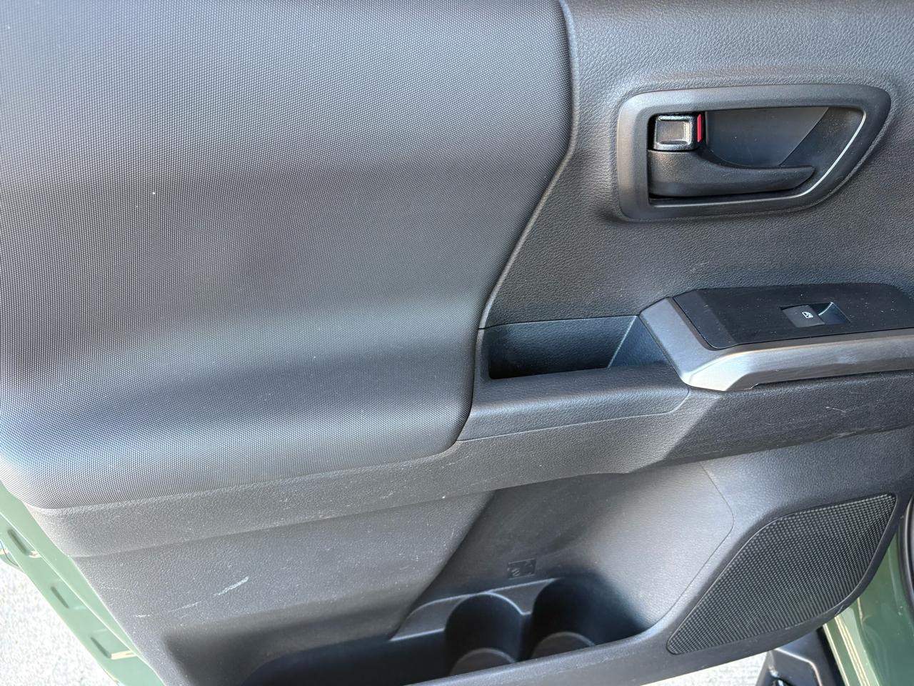 Toyota Tacoma 2WD SR5 Double Cab 5' Bed V6 AT (Natl) 2021