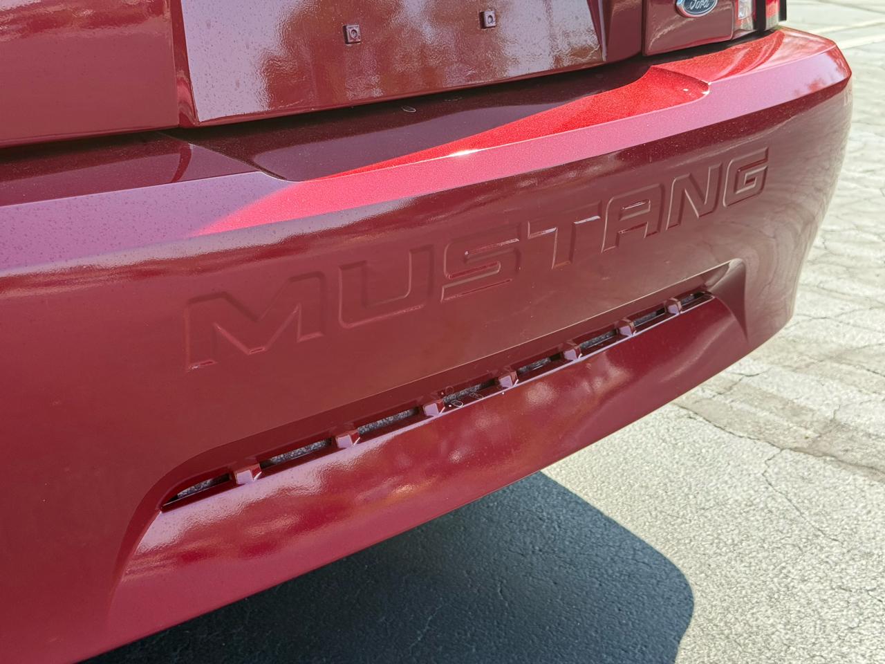 Ford Mustang 2dr Cpe Premium 2004