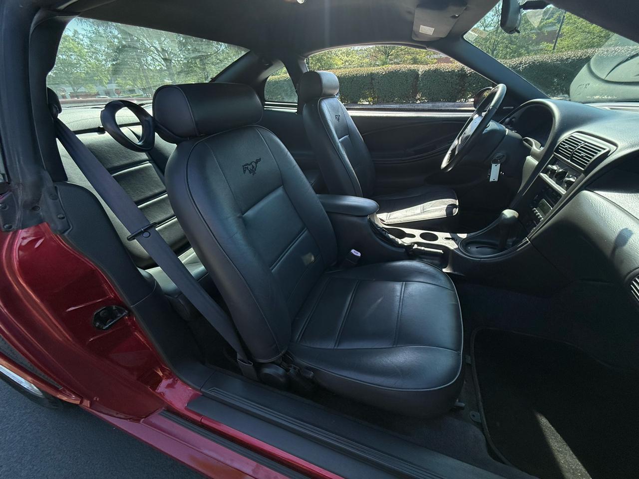 Ford Mustang 2dr Cpe Premium 2004