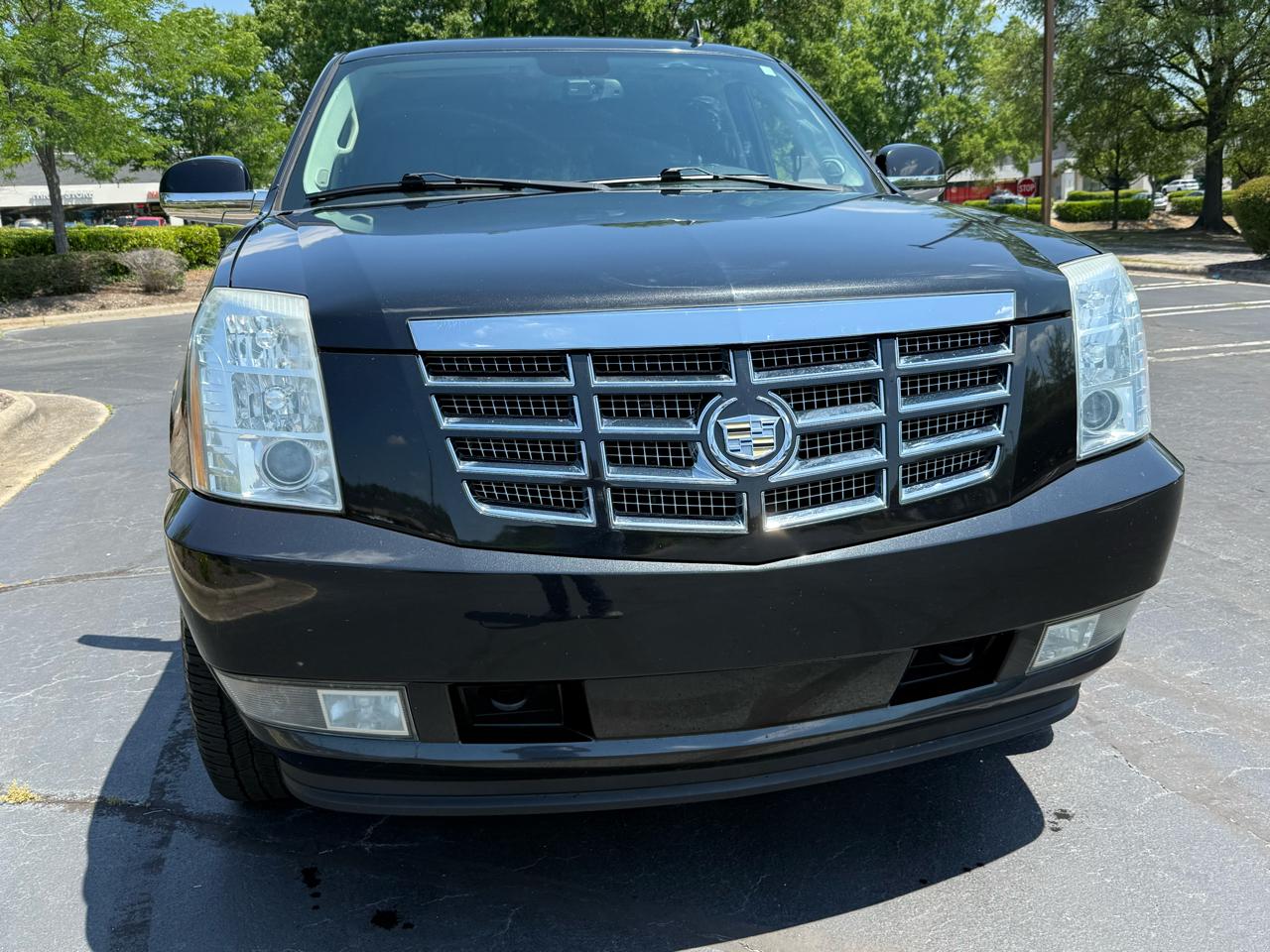 Cadillac Escalade AWD 4dr Luxury 2010