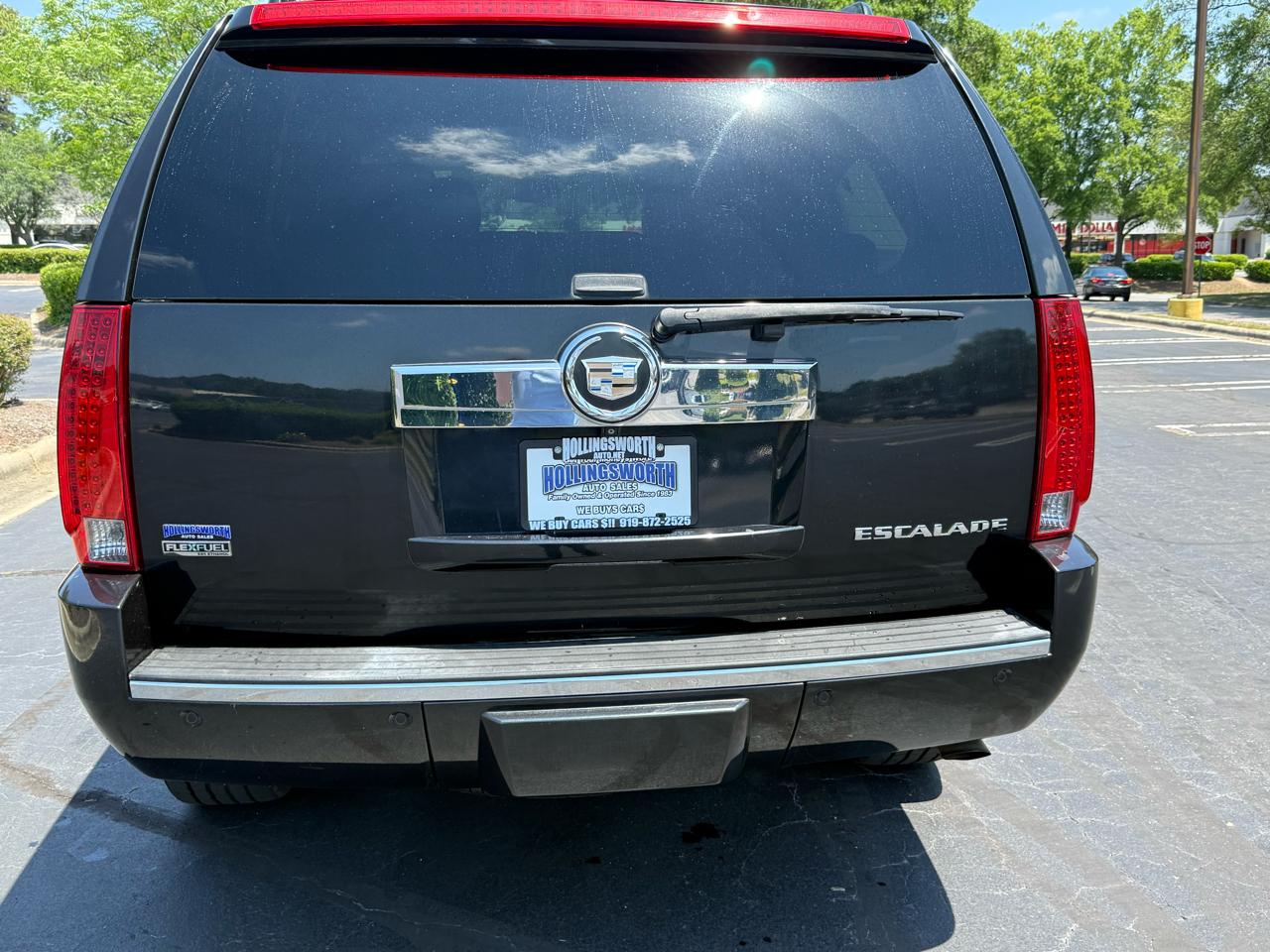 Cadillac Escalade AWD 4dr Luxury 2010