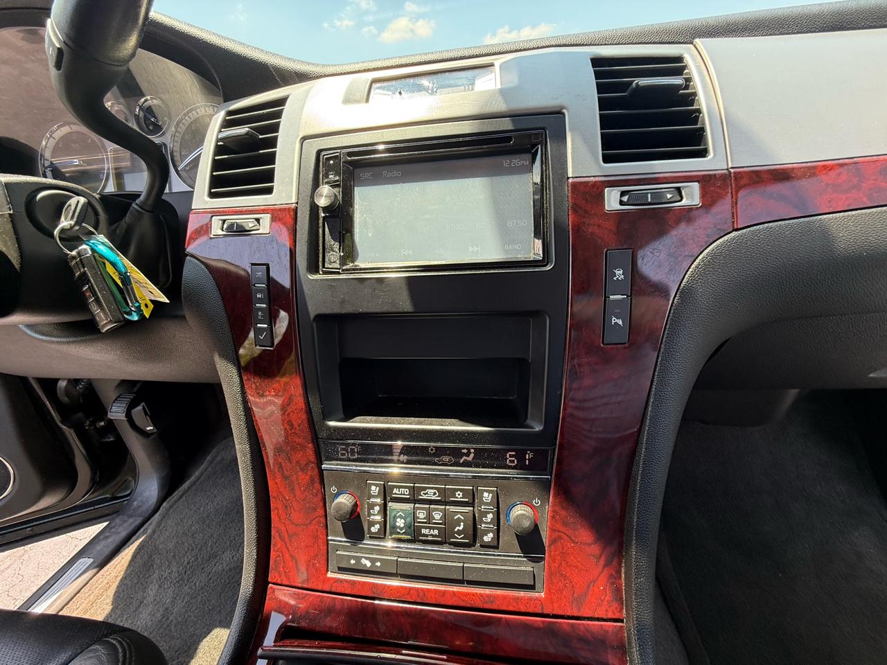 Cadillac Escalade AWD 4dr Luxury 2010