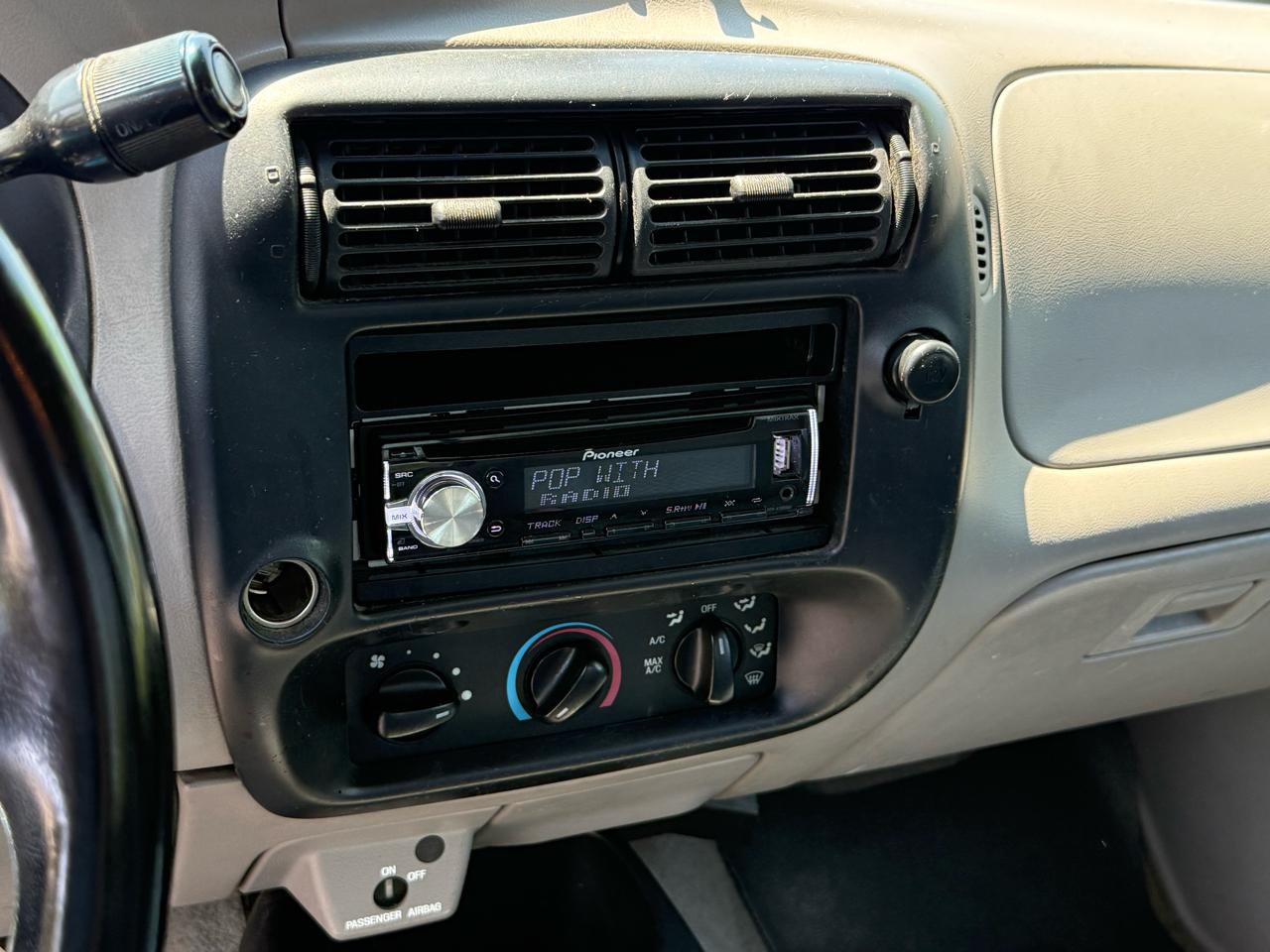 Ford Ranger Reg Cab 112" WB XLT 1998