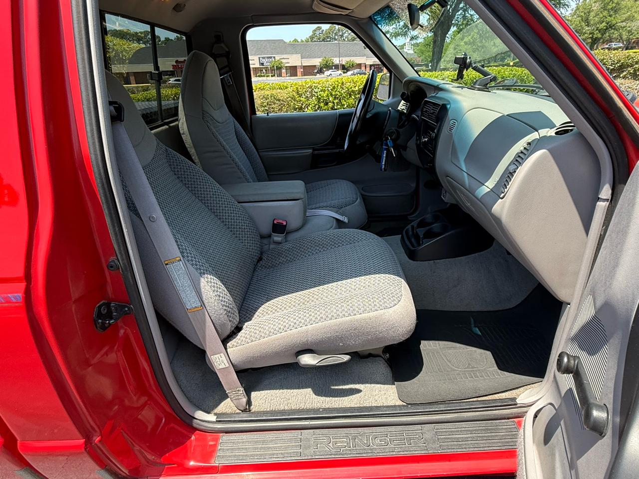 Ford Ranger Reg Cab 112" WB XLT 1998