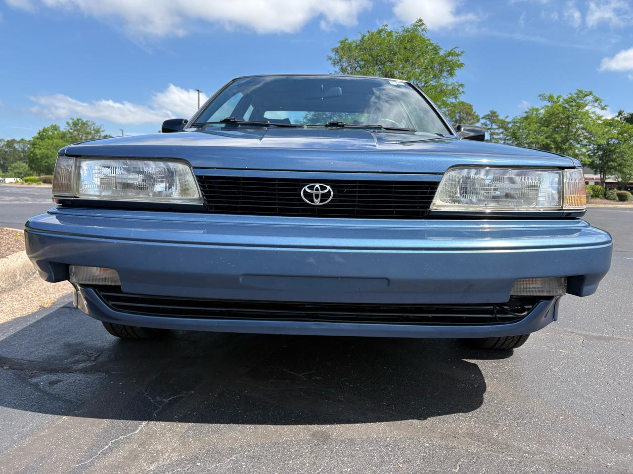 Toyota Camry 4dr Sedan DLX Auto 1991