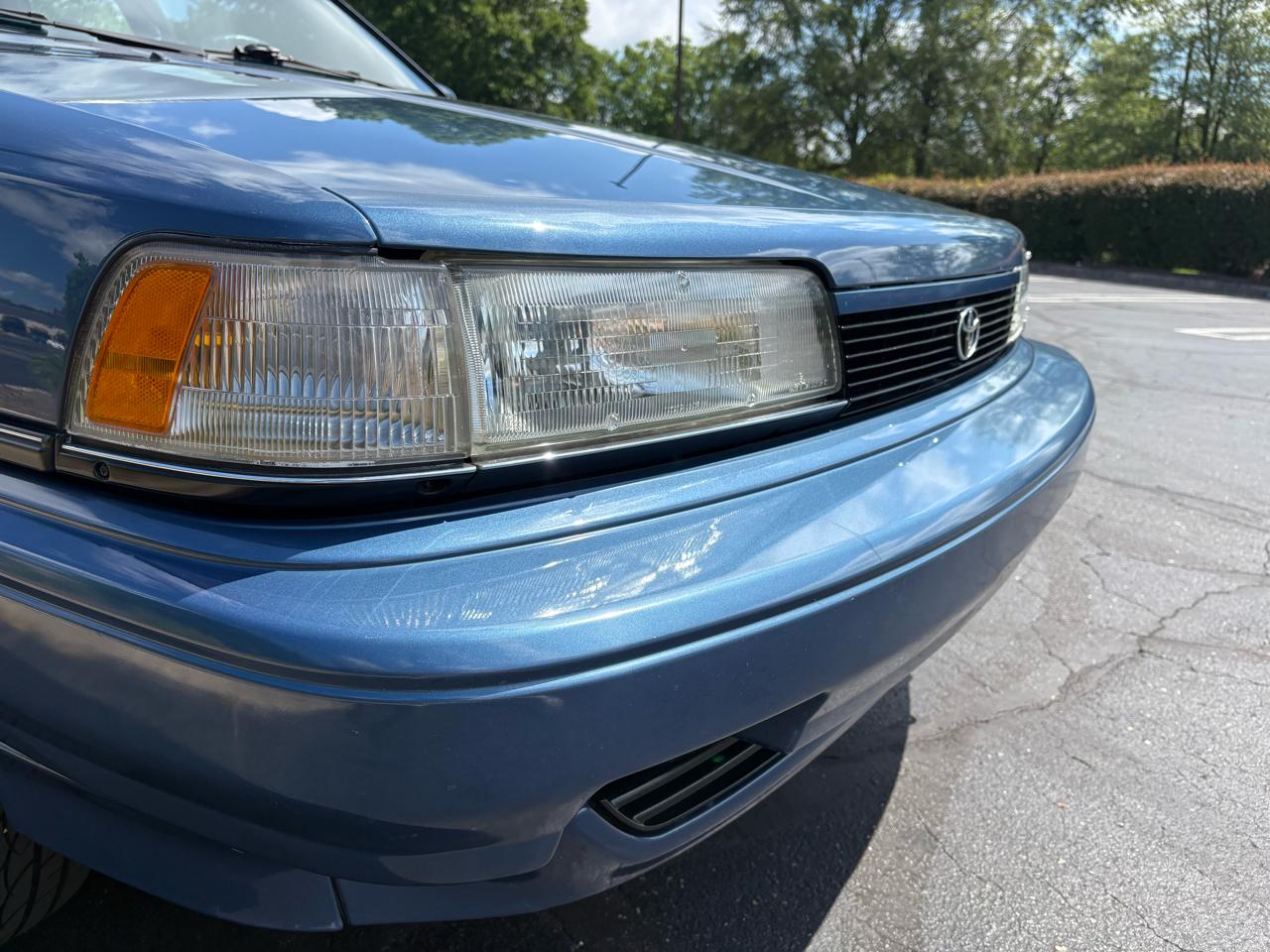 Toyota Camry 4dr Sedan DLX Auto 1991