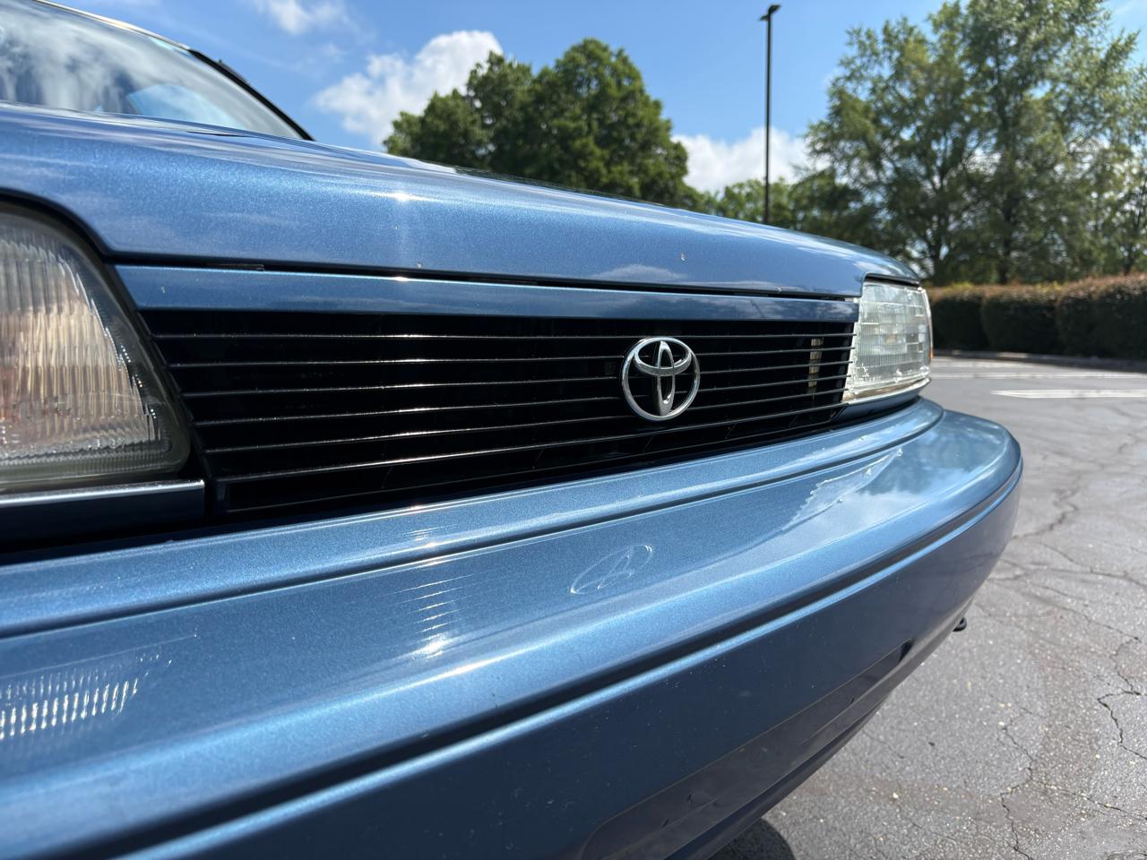Toyota Camry 4dr Sedan DLX Auto 1991
