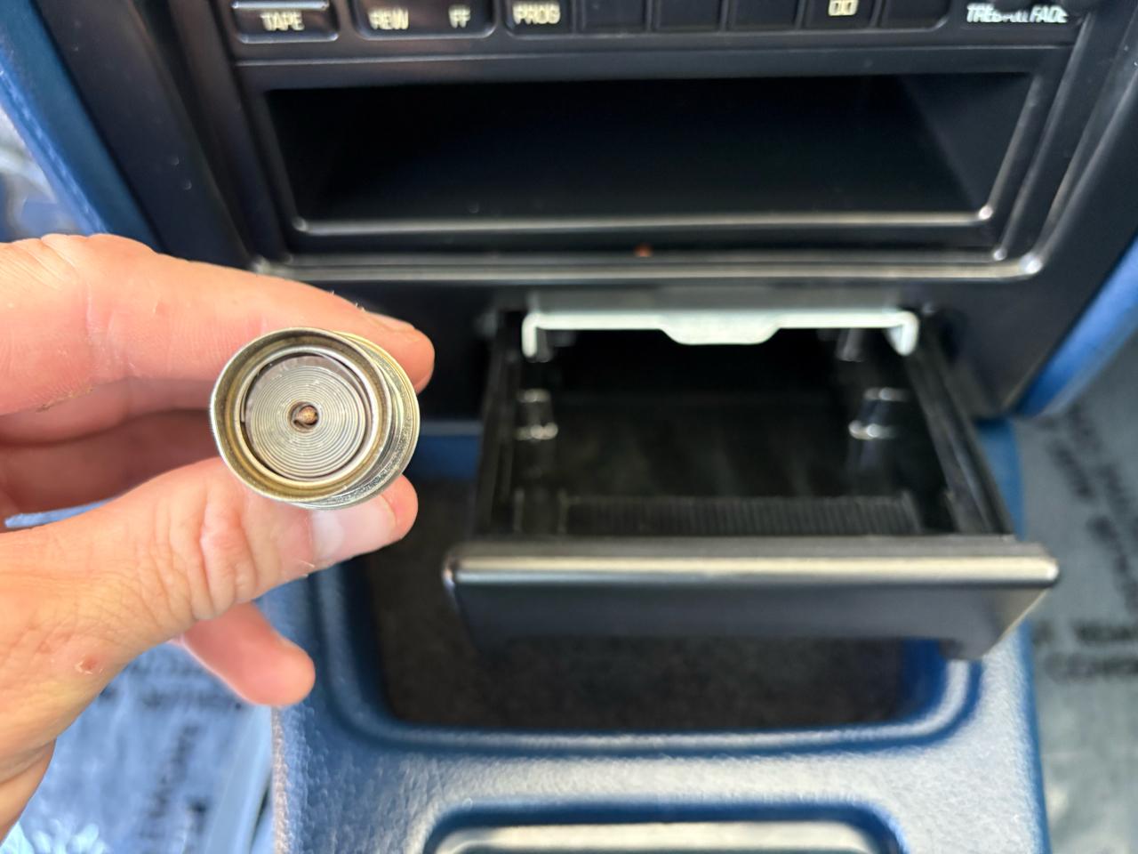 Toyota Camry 4dr Sedan DLX Auto 1991