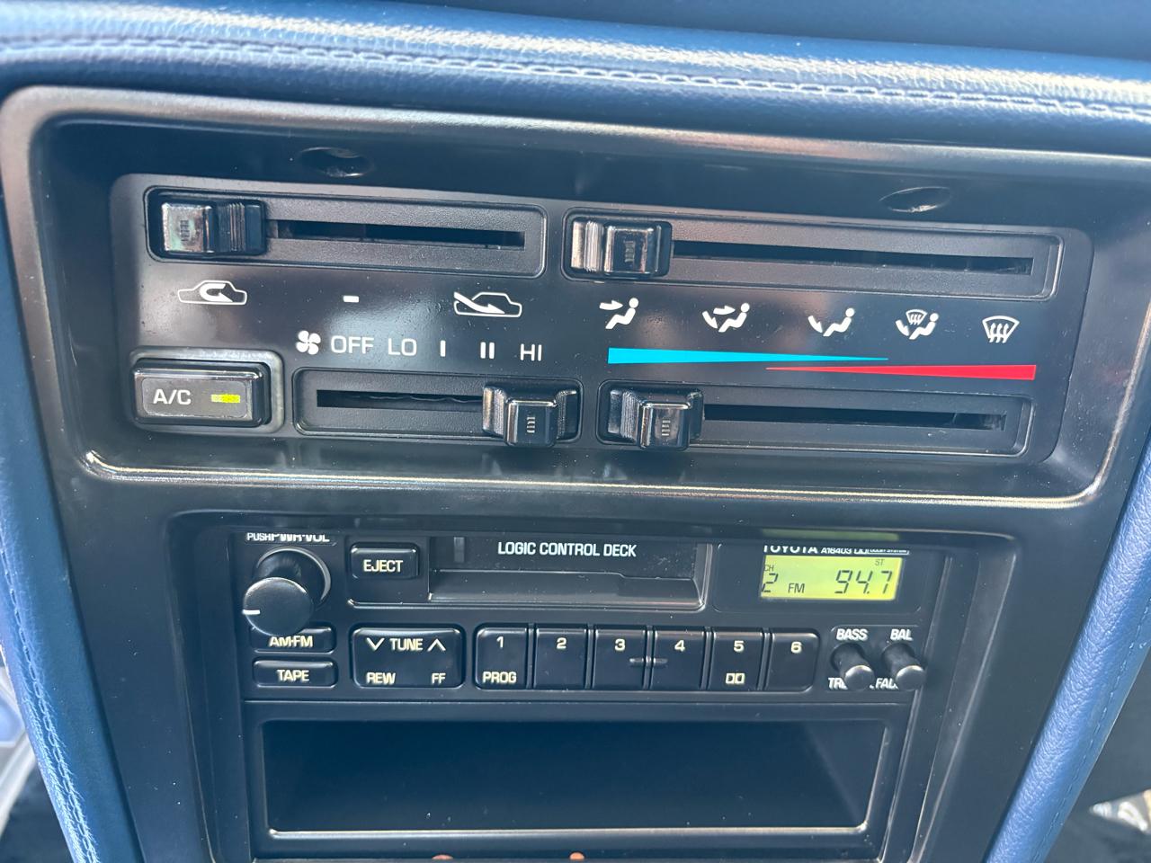 Toyota Camry 4dr Sedan DLX Auto 1991