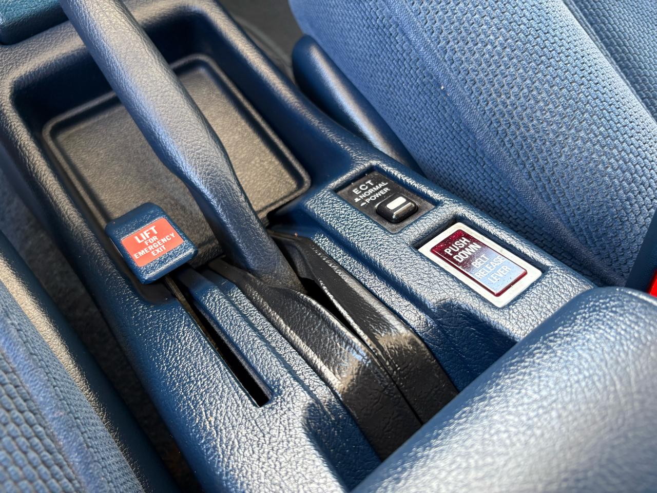 Toyota Camry 4dr Sedan DLX Auto 1991