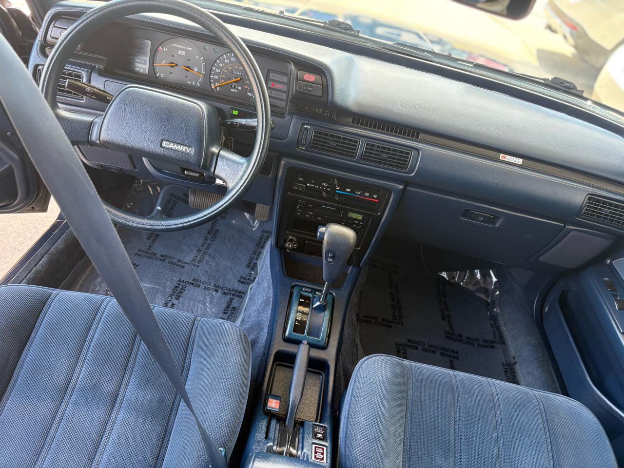 Toyota Camry 4dr Sedan DLX Auto 1991
