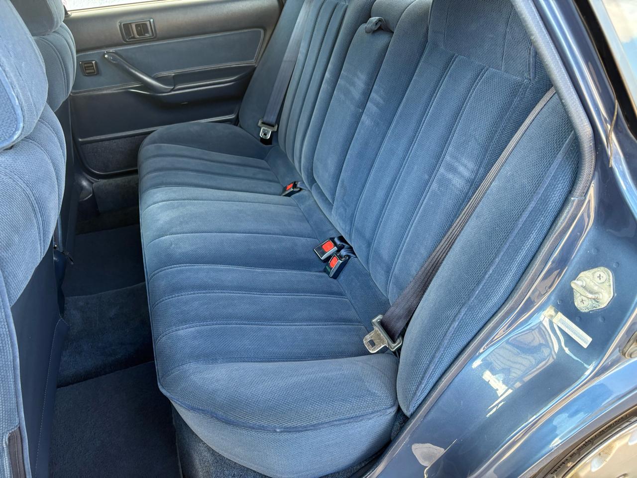 Toyota Camry 4dr Sedan DLX Auto 1991