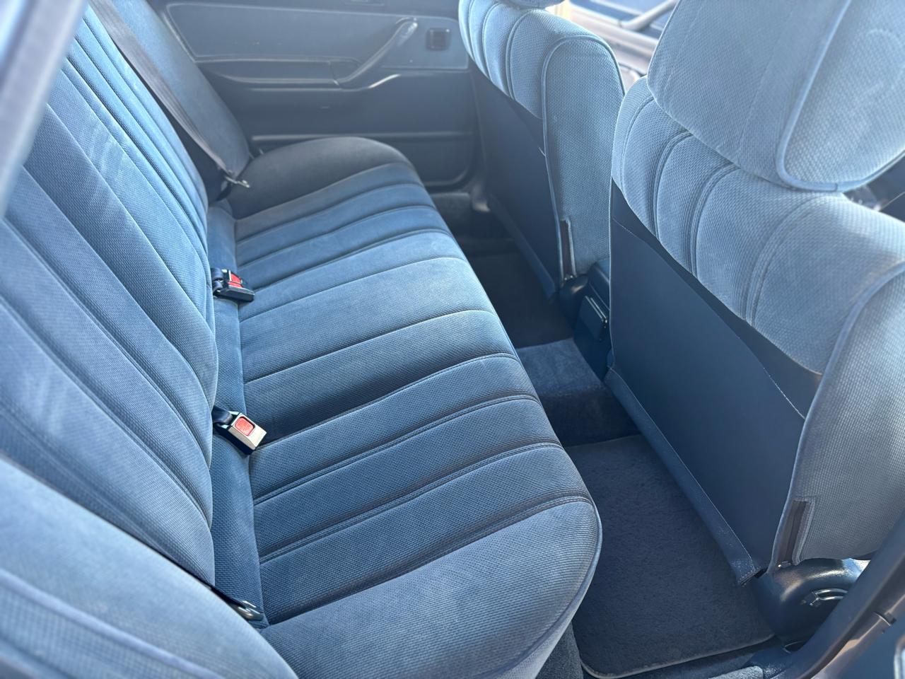 Toyota Camry 4dr Sedan DLX Auto 1991