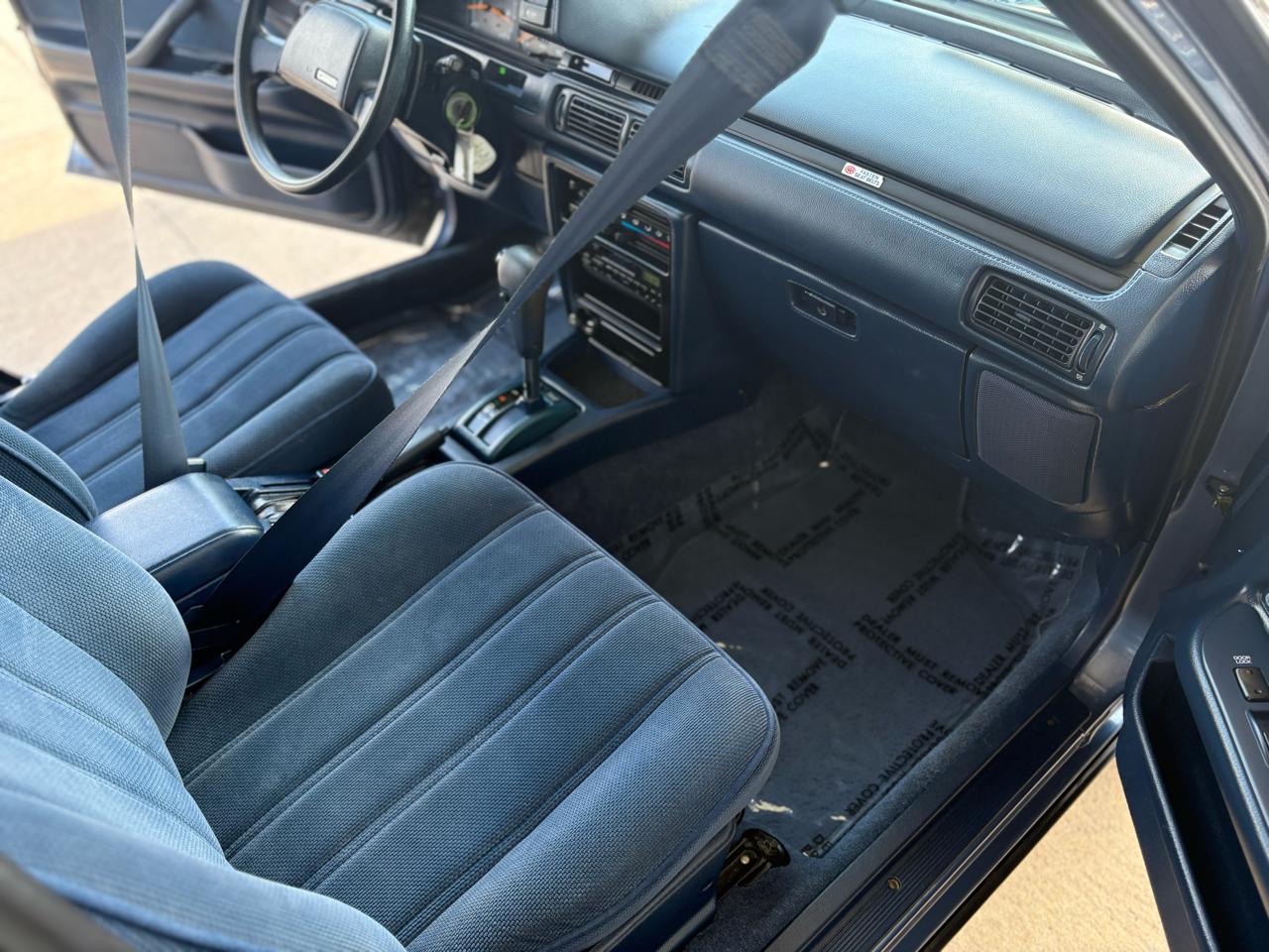 Toyota Camry 4dr Sedan DLX Auto 1991