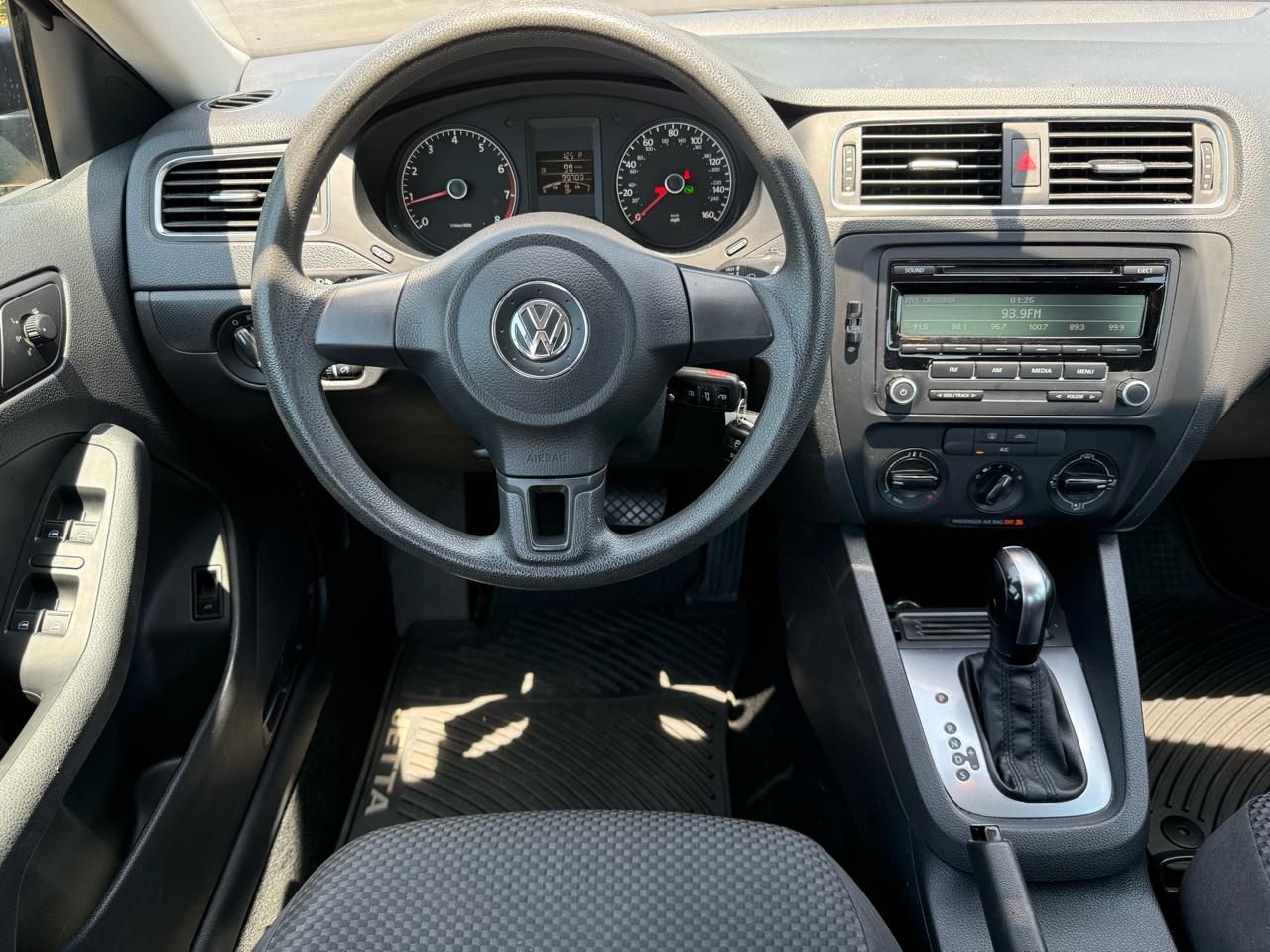 Volkswagen Jetta Sedan 4dr Auto S 2014