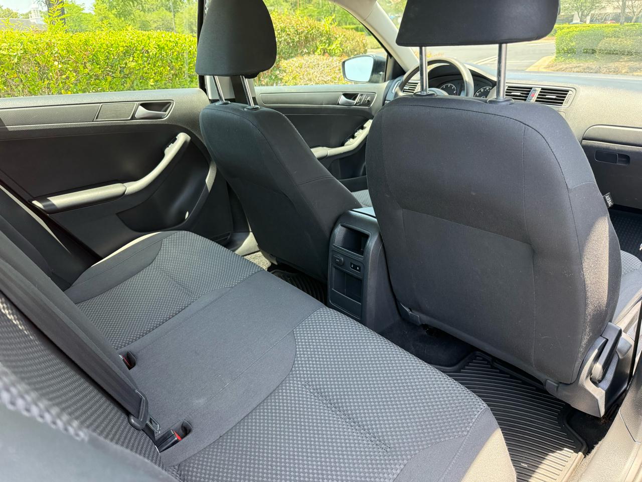 Volkswagen Jetta Sedan 4dr Auto S 2014