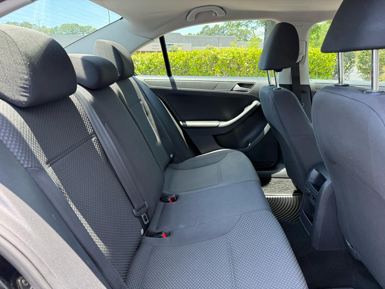 Volkswagen Jetta Sedan 4dr Auto S 2014