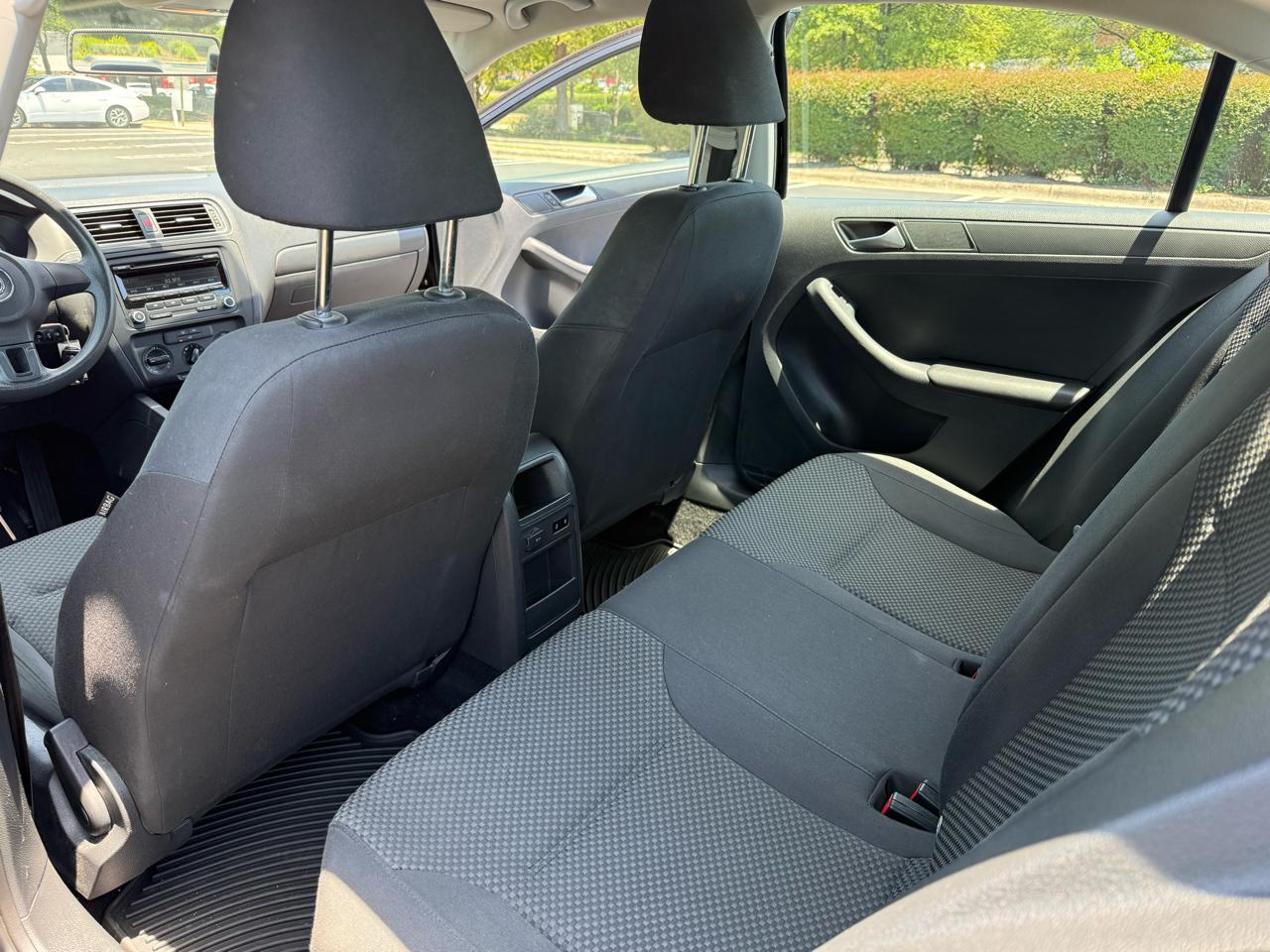 Volkswagen Jetta Sedan 4dr Auto S 2014