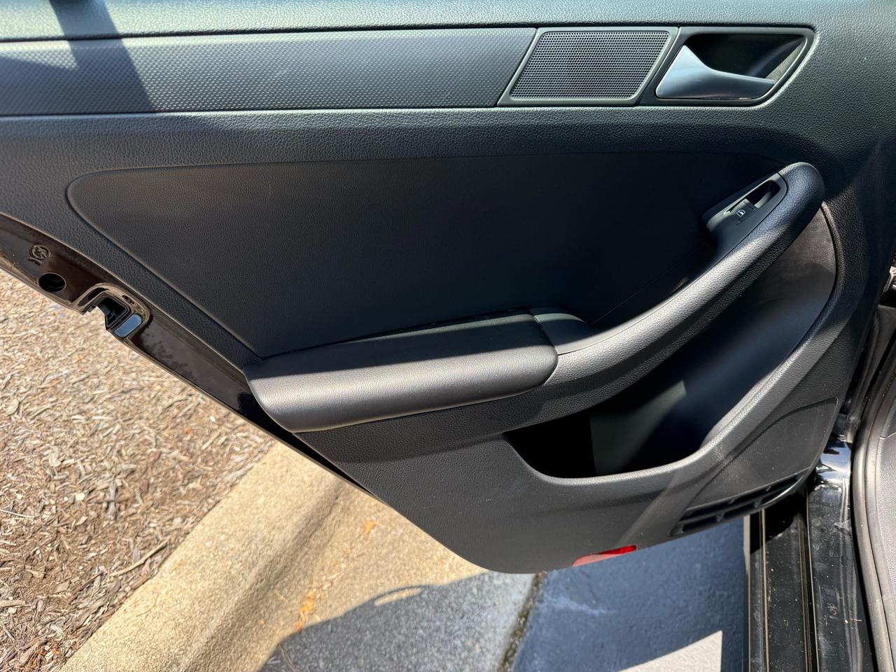 Volkswagen Jetta Sedan 4dr Auto S 2014