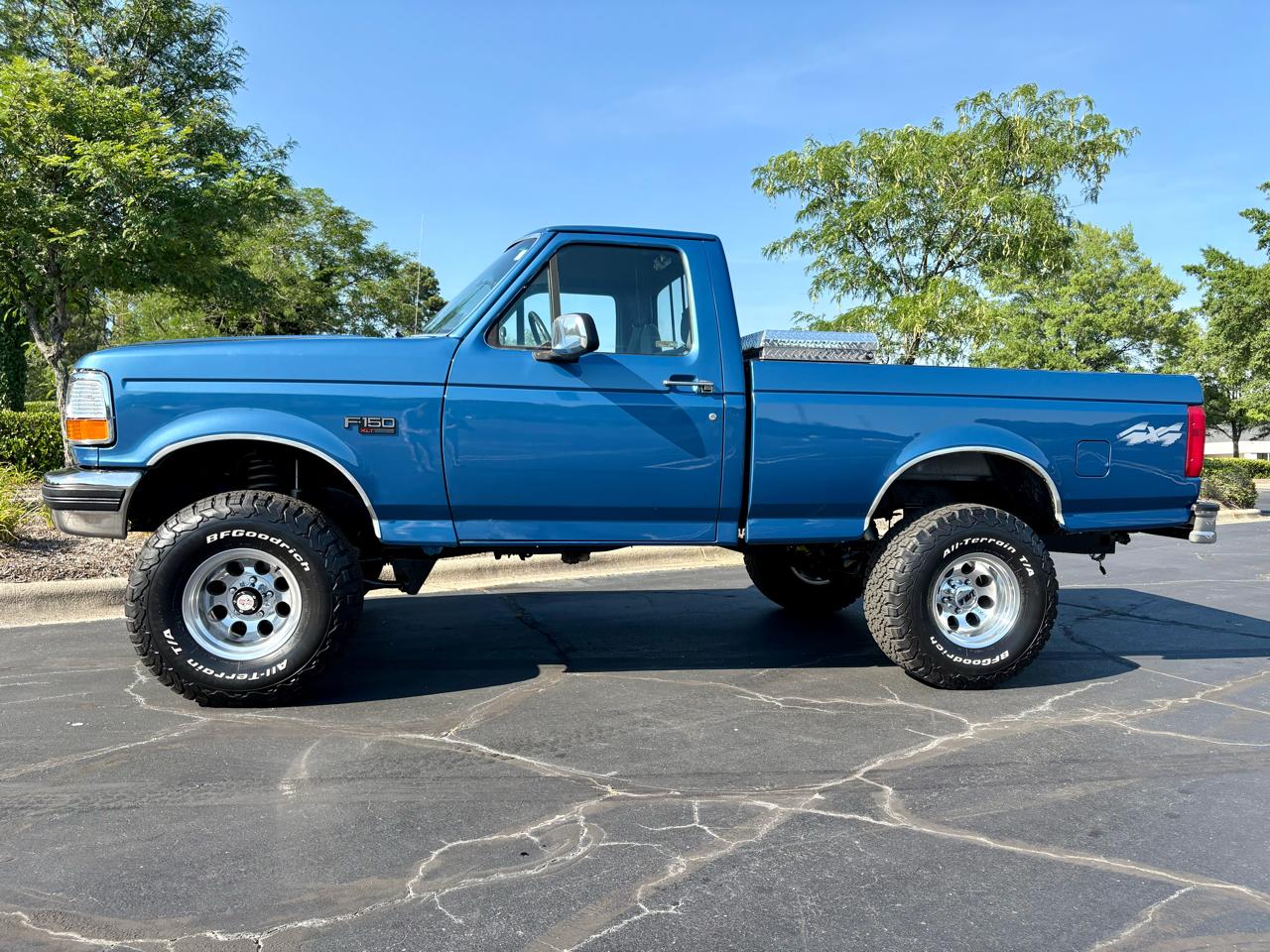 Ford F-150 Reg. Cab Short Bed 4WD 1992