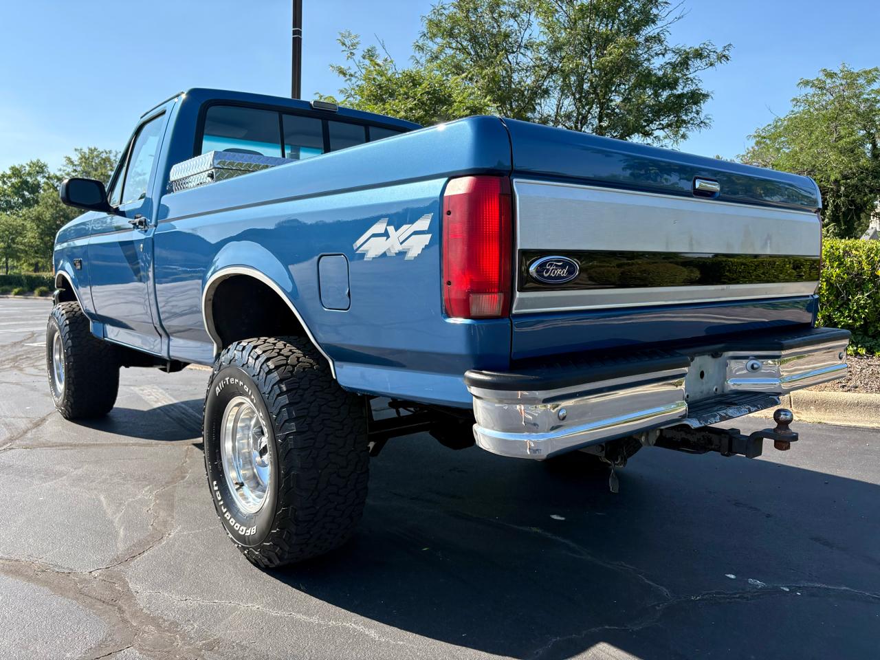 Ford F-150 Reg. Cab Short Bed 4WD 1992