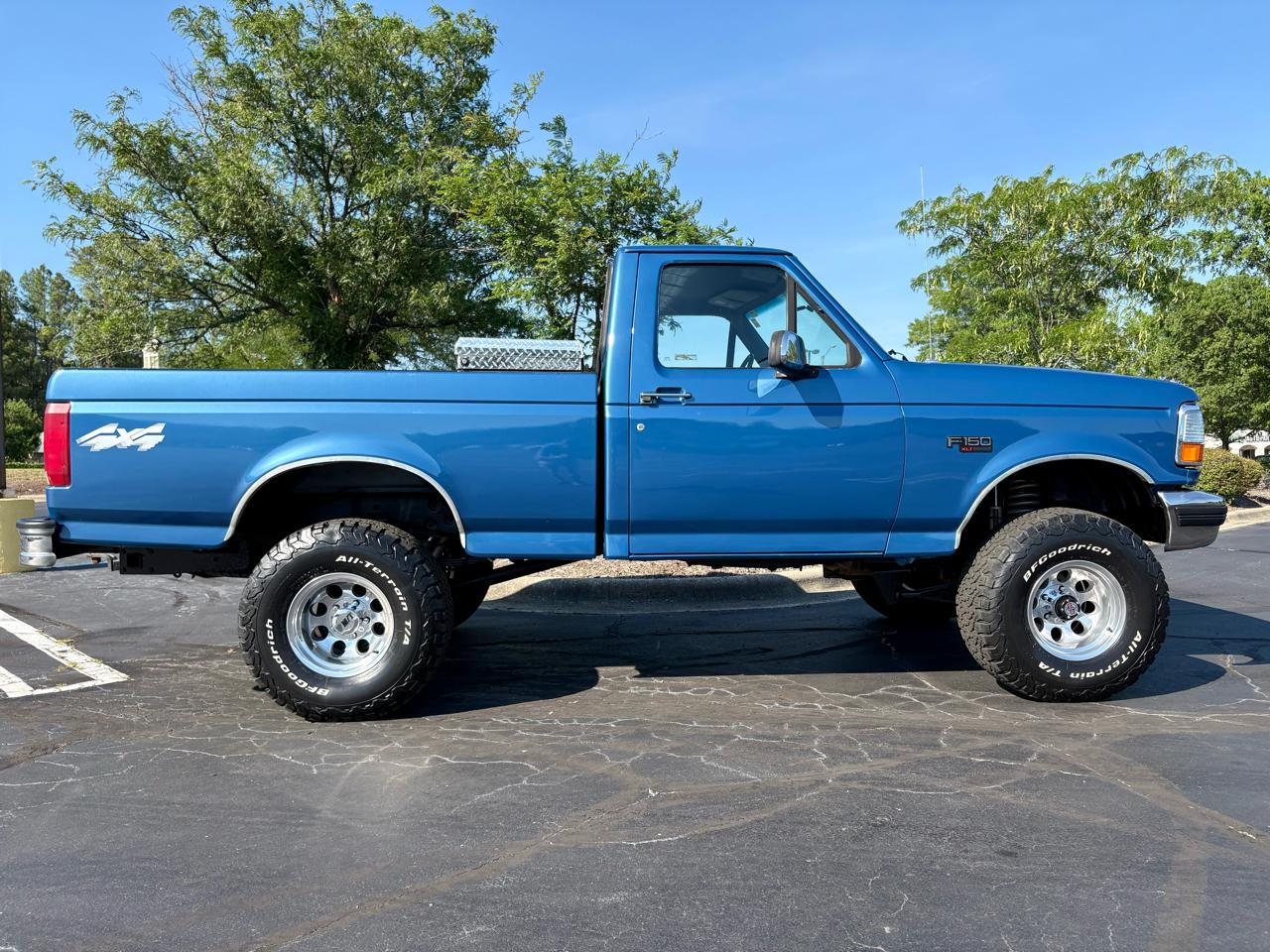 Ford F-150 Reg. Cab Short Bed 4WD 1992