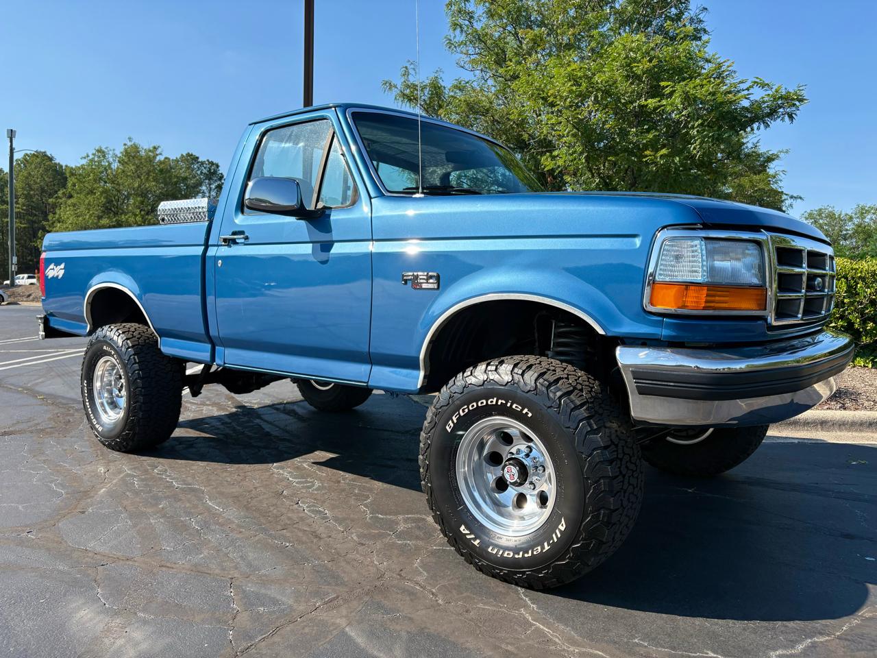 Ford F-150 Reg. Cab Short Bed 4WD 1992