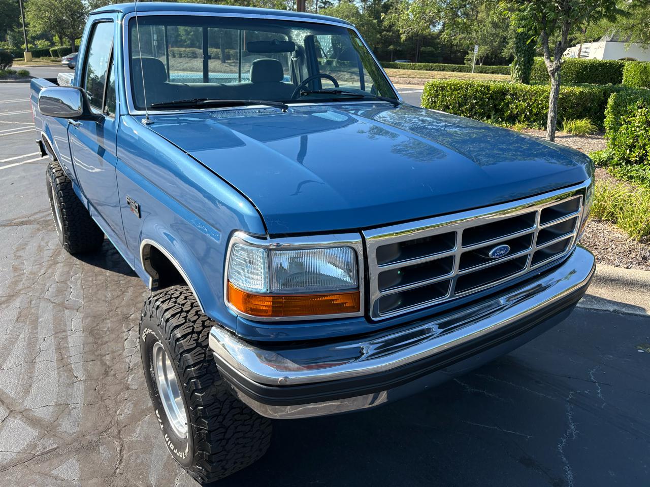 Ford F-150 Reg. Cab Short Bed 4WD 1992