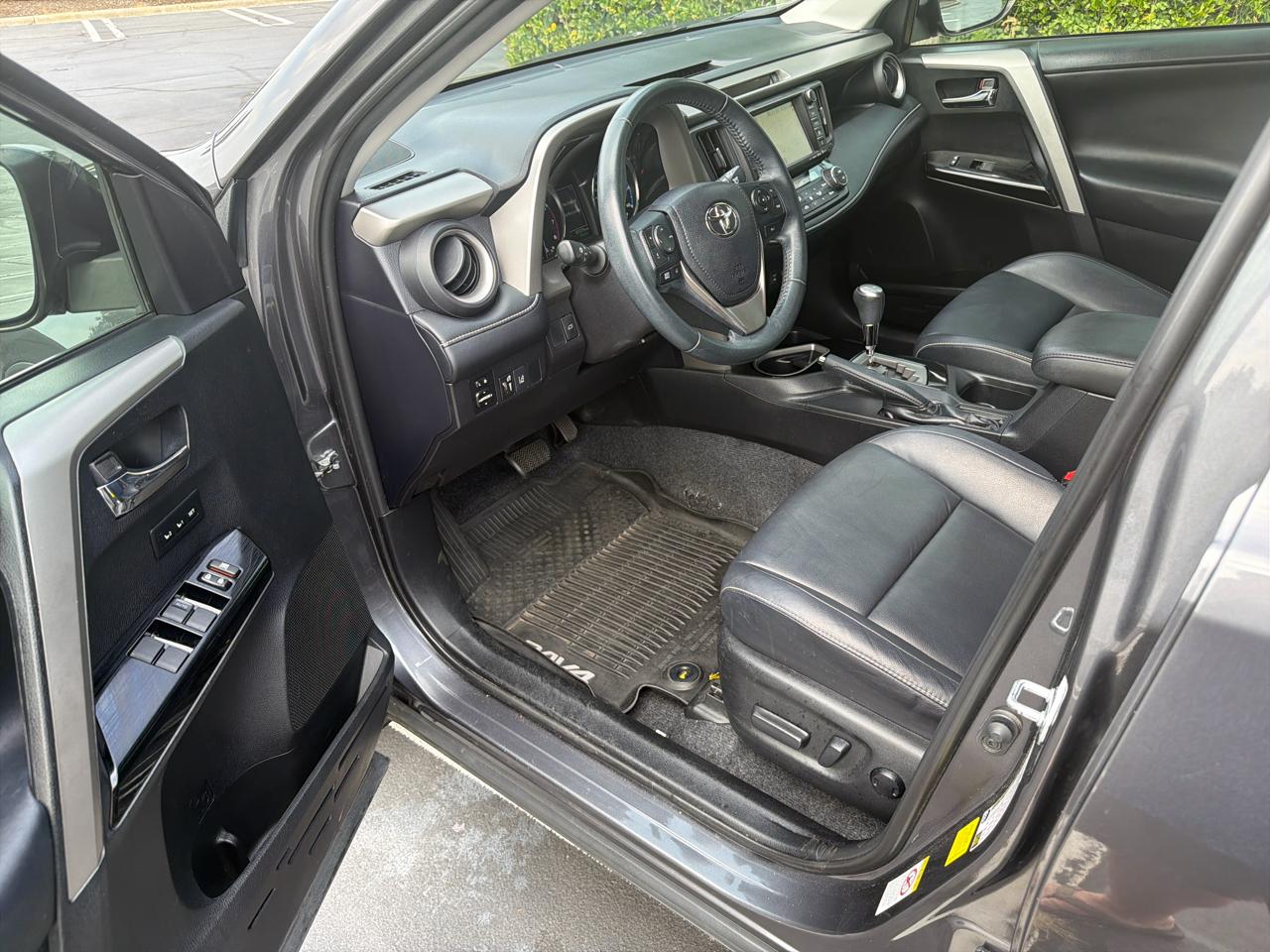 Toyota RAV4 FWD 4dr Limited (Natl) 2016