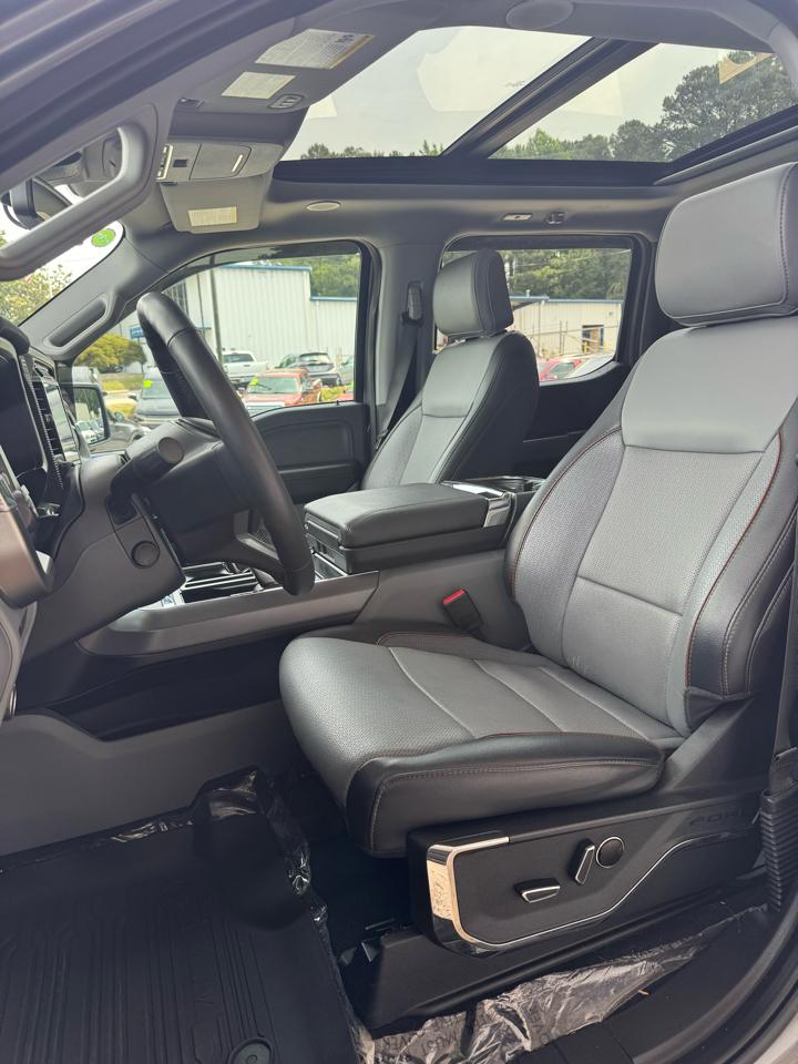 Ford F-150 4WD SuperCrew 139" Lariat 2024