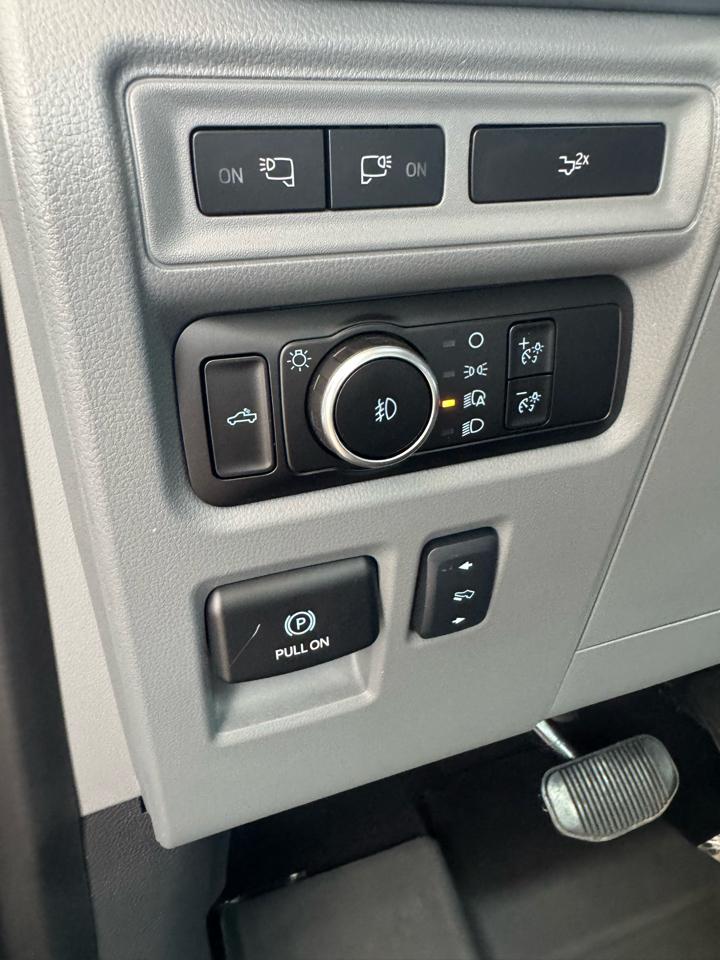 Ford F-150 4WD SuperCrew 139" Lariat 2024