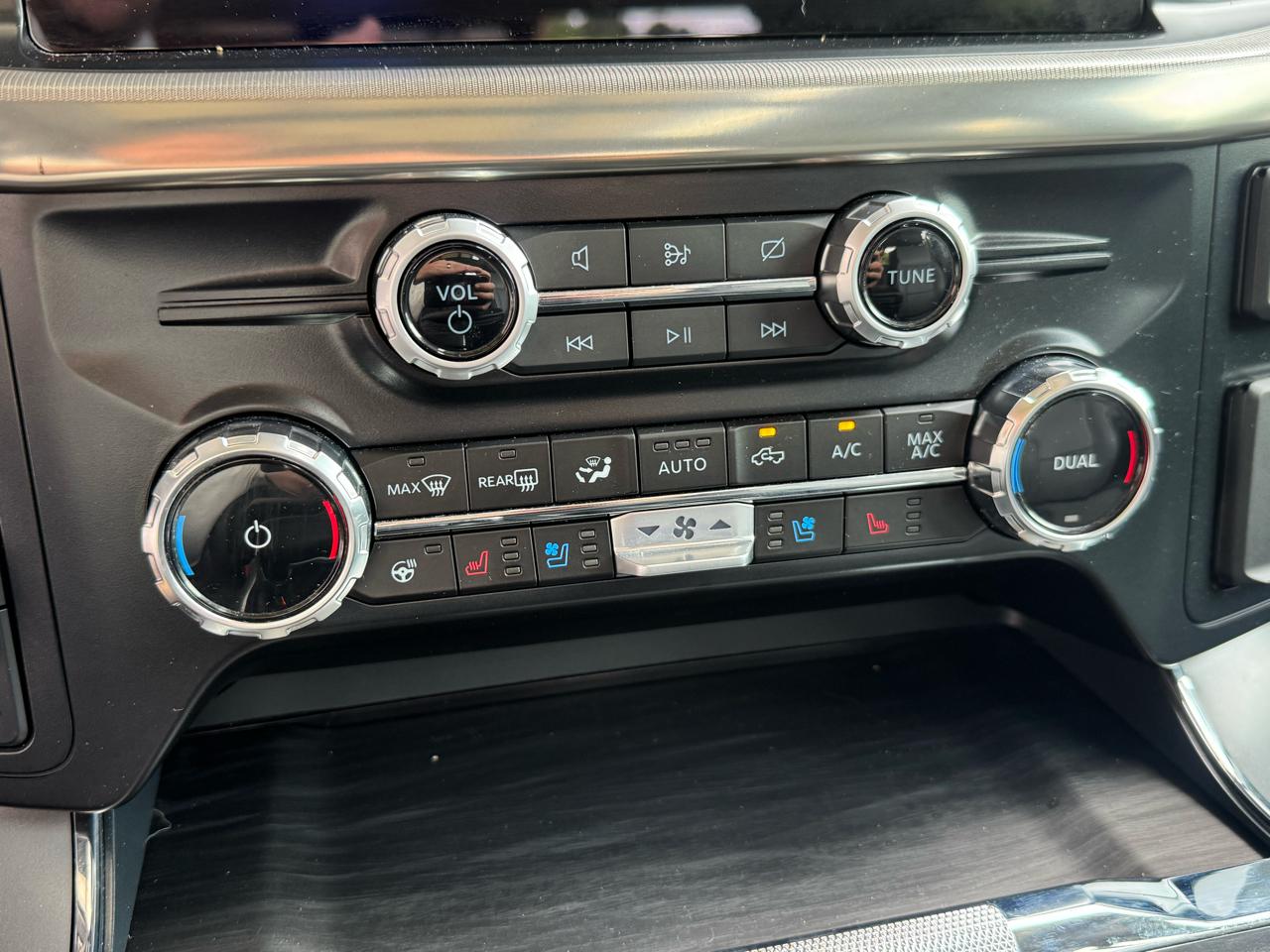 Ford F-150 4WD SuperCrew 139" Lariat 2024