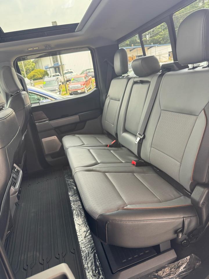 Ford F-150 4WD SuperCrew 139" Lariat 2024