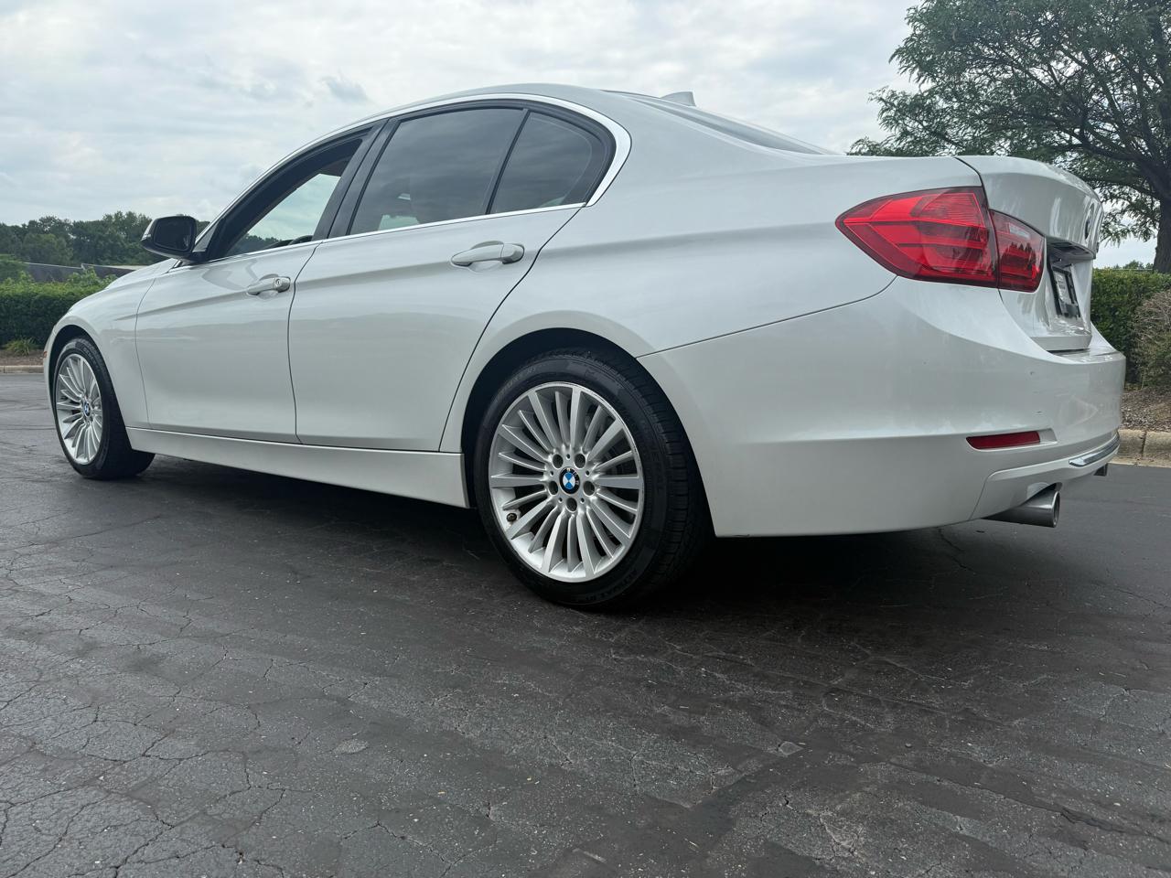 BMW 3 Series 4dr Sdn 335i RWD 2014