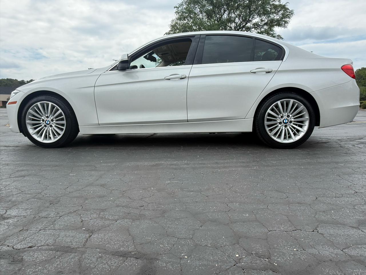 BMW 3 Series 4dr Sdn 335i RWD 2014