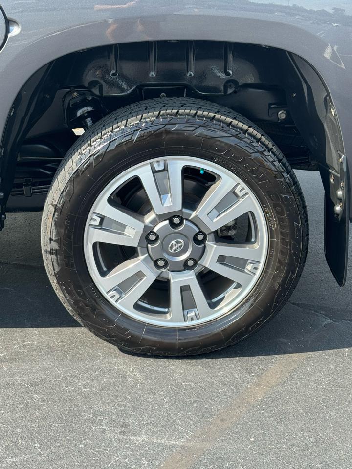 Toyota Tundra 4WD 1794 Edition CrewMax 5.5' Bed 5.7L FFV (Natl) 2018