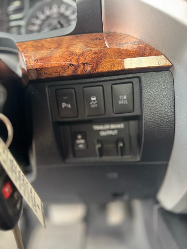 Toyota Tundra 4WD 1794 Edition CrewMax 5.5' Bed 5.7L FFV (Natl) 2018