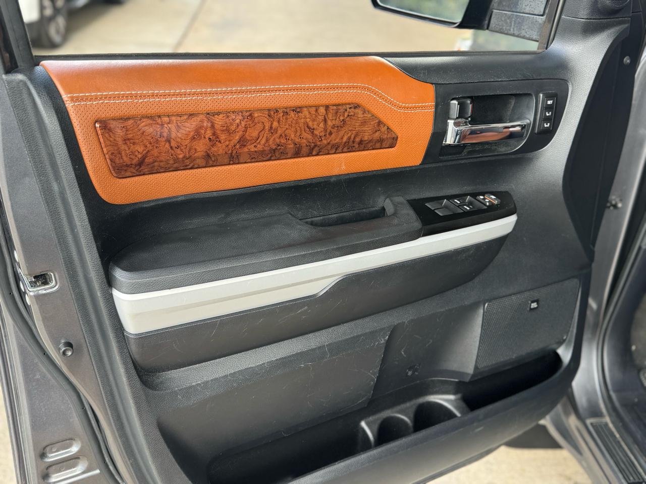 Toyota Tundra 4WD 1794 Edition CrewMax 5.5' Bed 5.7L FFV (Natl) 2018