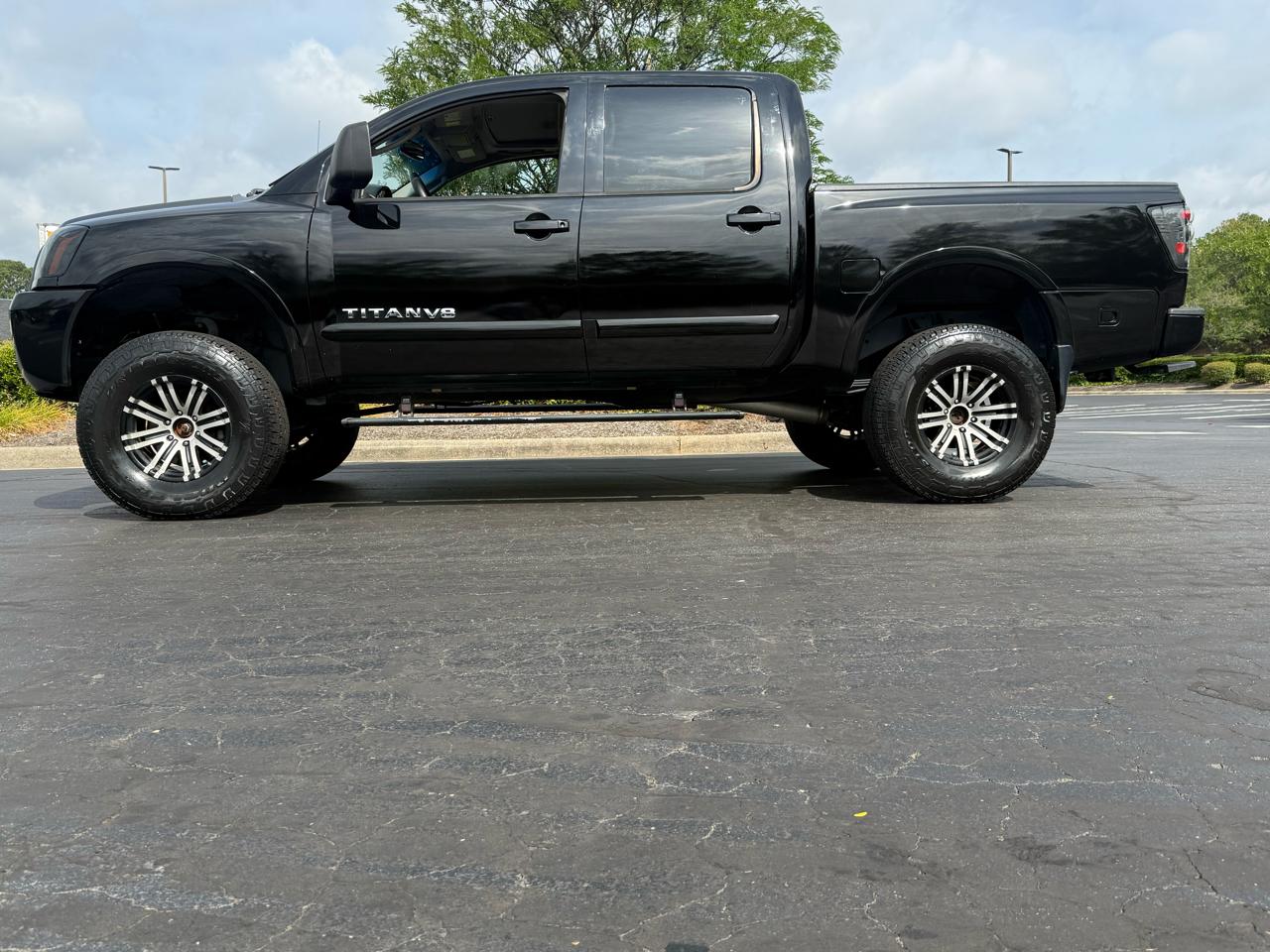 Nissan Titan 4WD Crew Cab SWB PRO-4X 2011