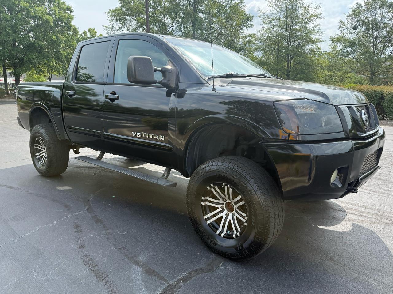 Nissan Titan 4WD Crew Cab SWB PRO-4X 2011
