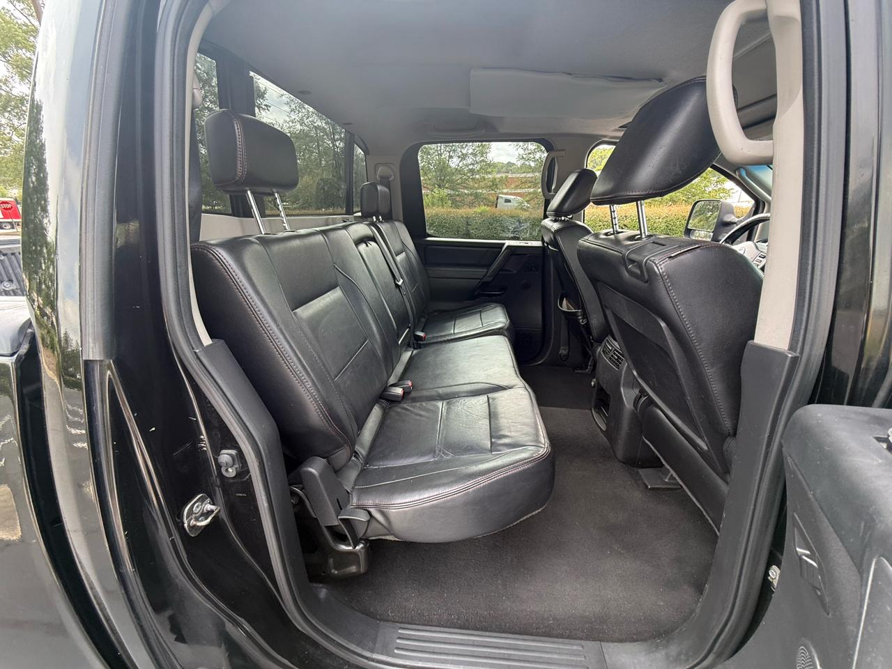 Nissan Titan 4WD Crew Cab SWB PRO-4X 2011