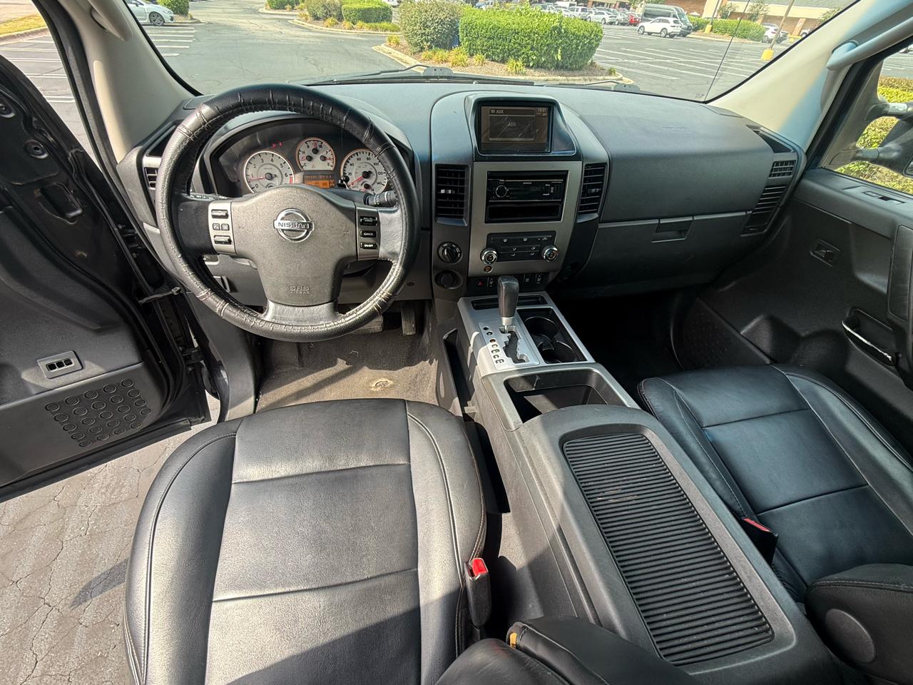 Nissan Titan 4WD Crew Cab SWB PRO-4X 2011